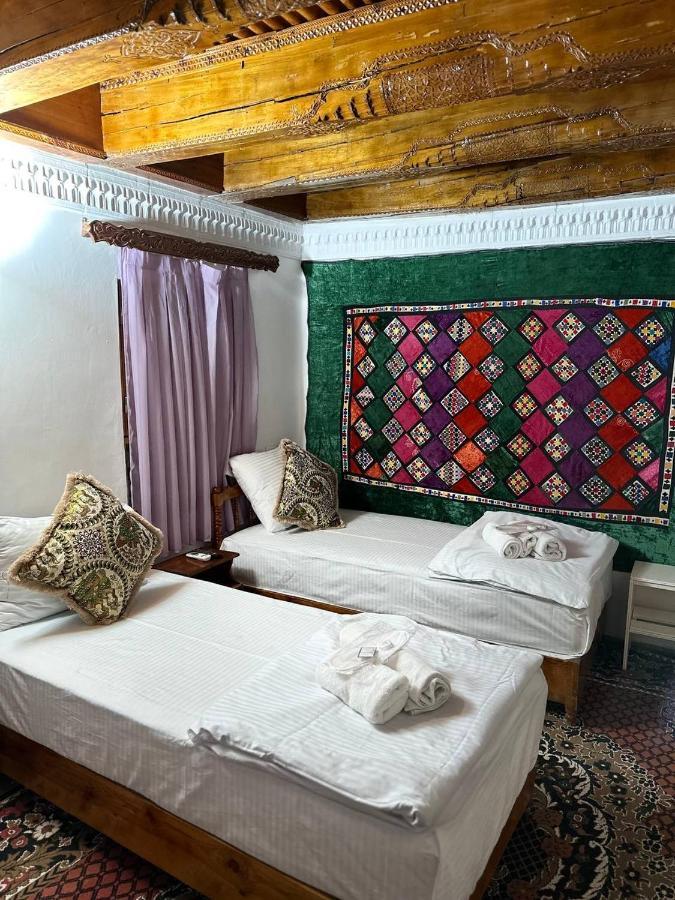 Отель MEKHTAR AMBAR Caravan Sarai XIX Бухара Экстерьер фото