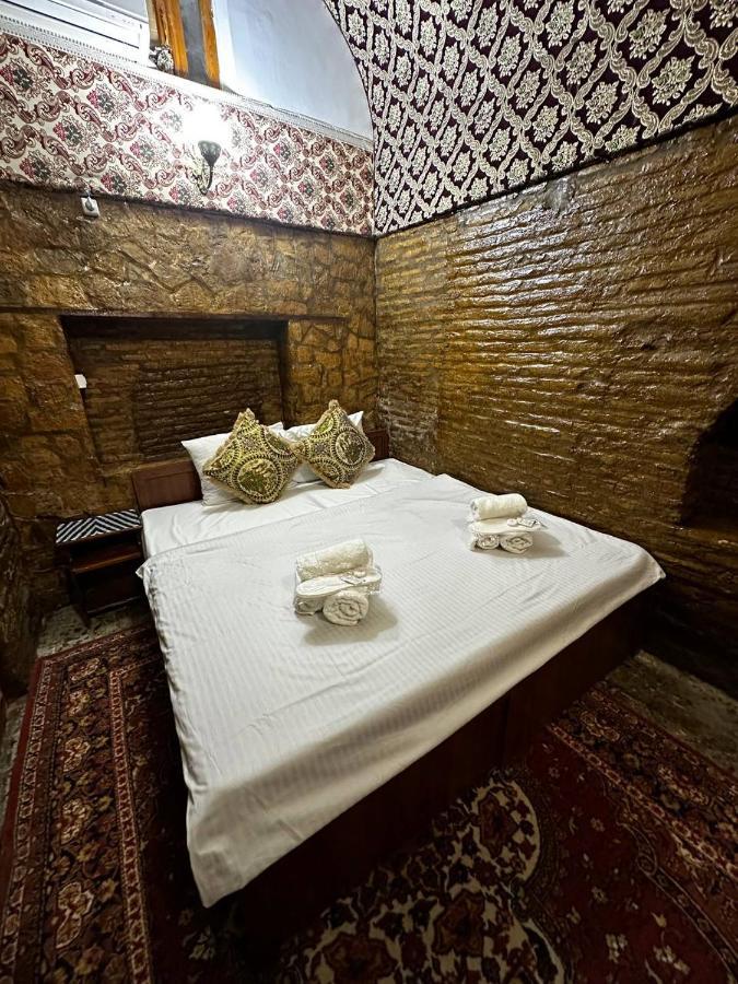 Отель MEKHTAR AMBAR Caravan Sarai XIX Бухара Экстерьер фото