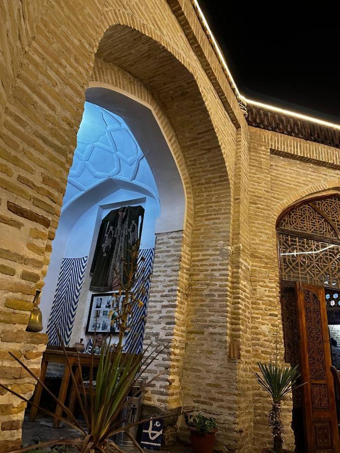 Отель MEKHTAR AMBAR Caravan Sarai XIX Бухара Экстерьер фото